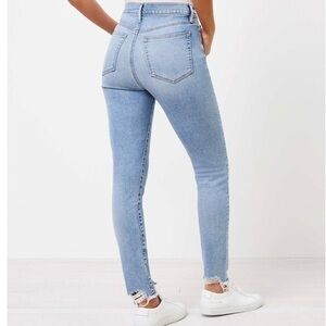 LOFT Petite High rise chewed hem skinny jeans 25 0 denim petite